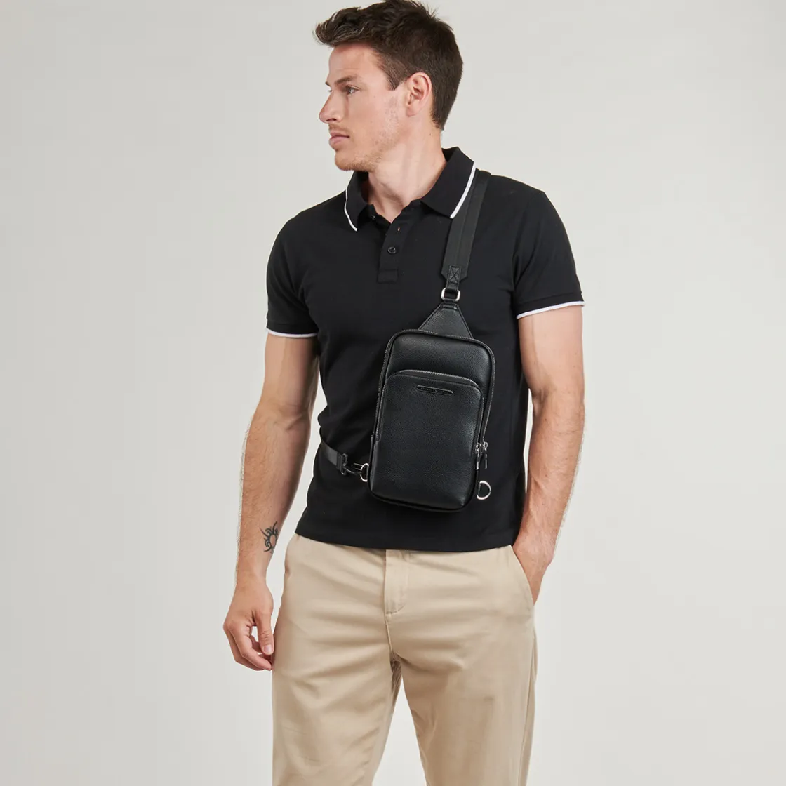 Armani Exchange - OKINAWA BODYPACK Noir Hot