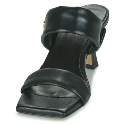 Betty London Mules / Sabots^- TEODORA